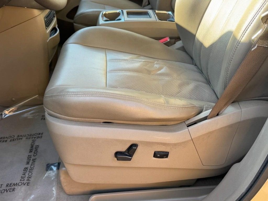 2012 Chrysler Town & Country Touring-L