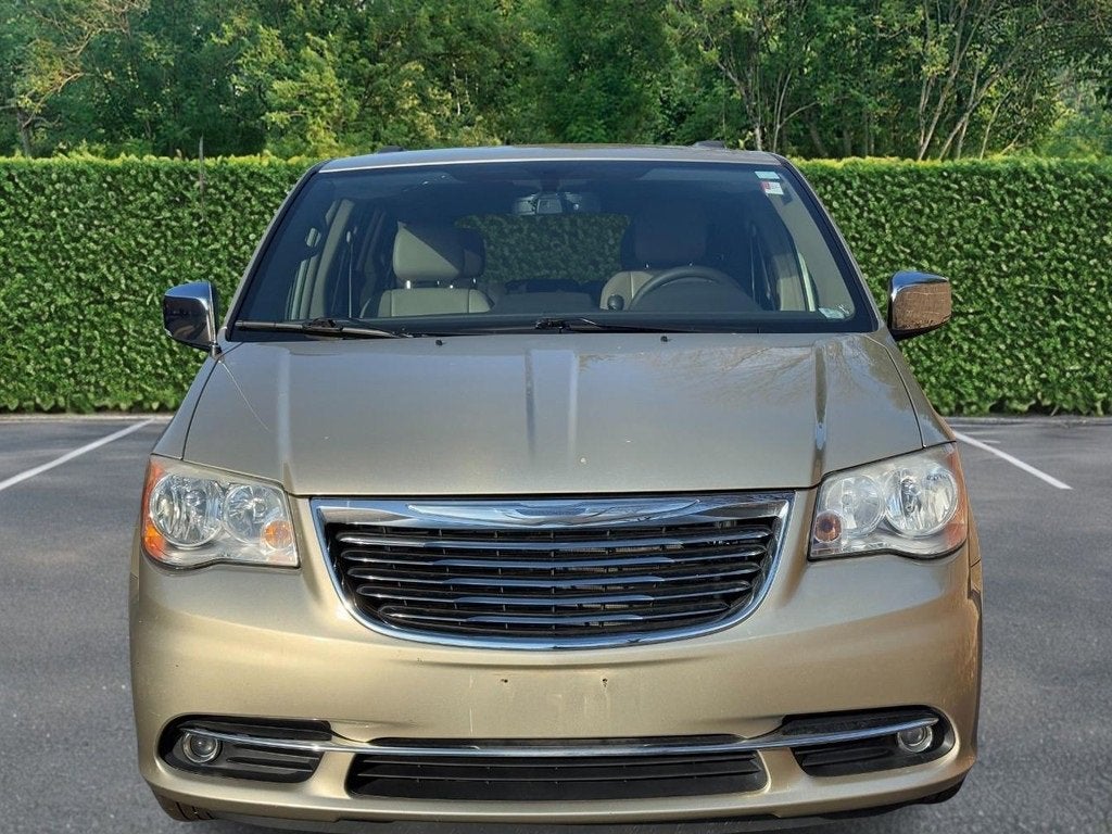 2012 Chrysler Town & Country Touring-L