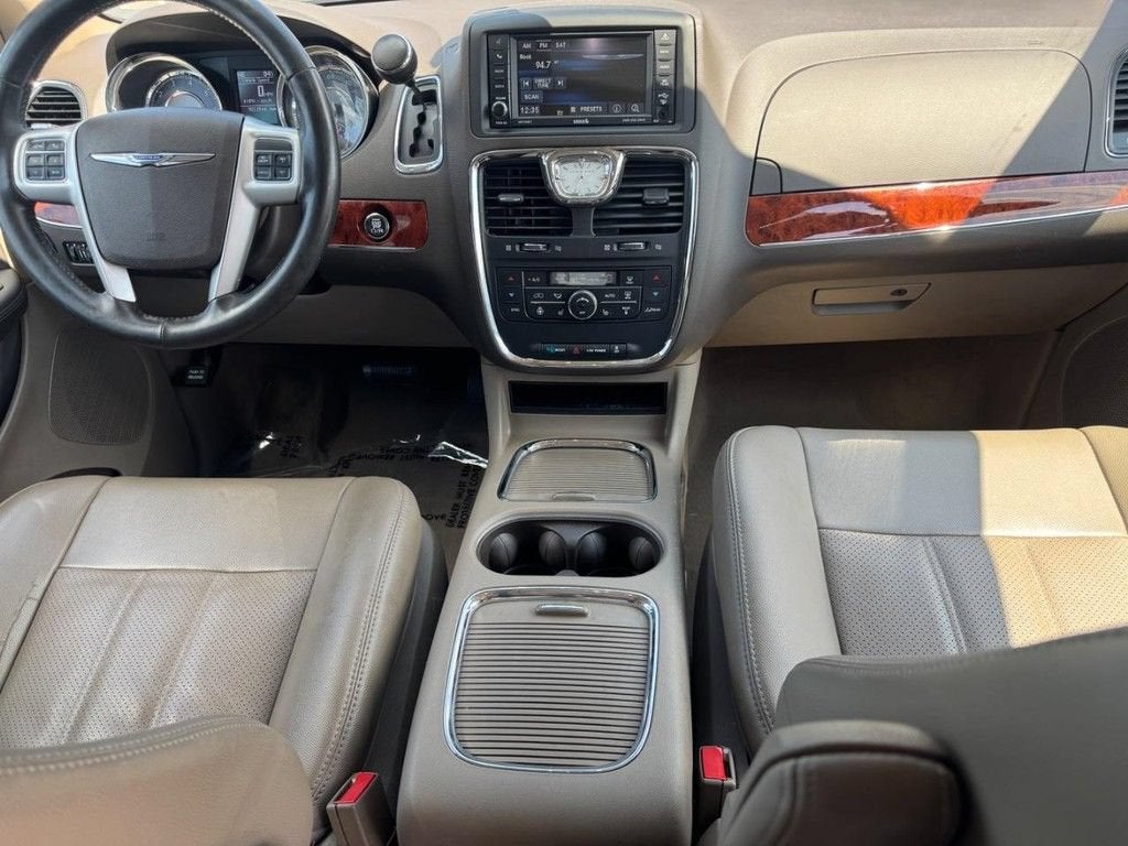 2015 Chrysler Town & Country Touring-L