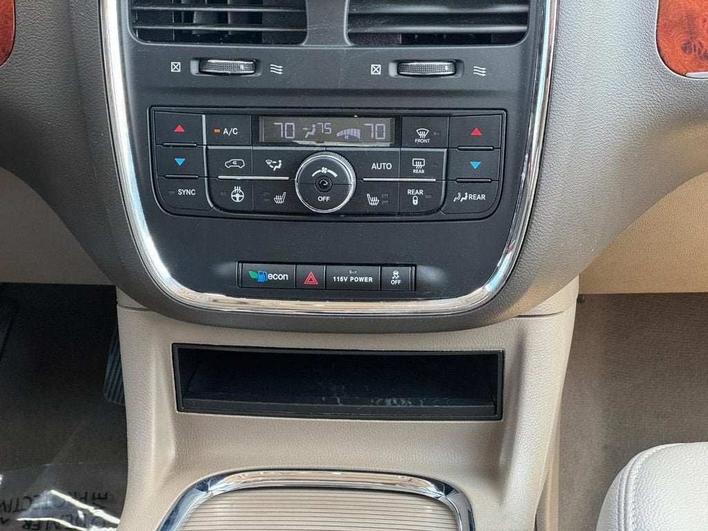 2015 Chrysler Town & Country Touring-L