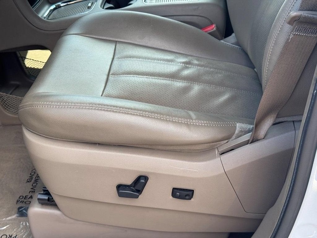 2015 Chrysler Town & Country Touring-L