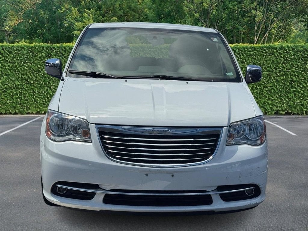 2015 Chrysler Town & Country Touring-L