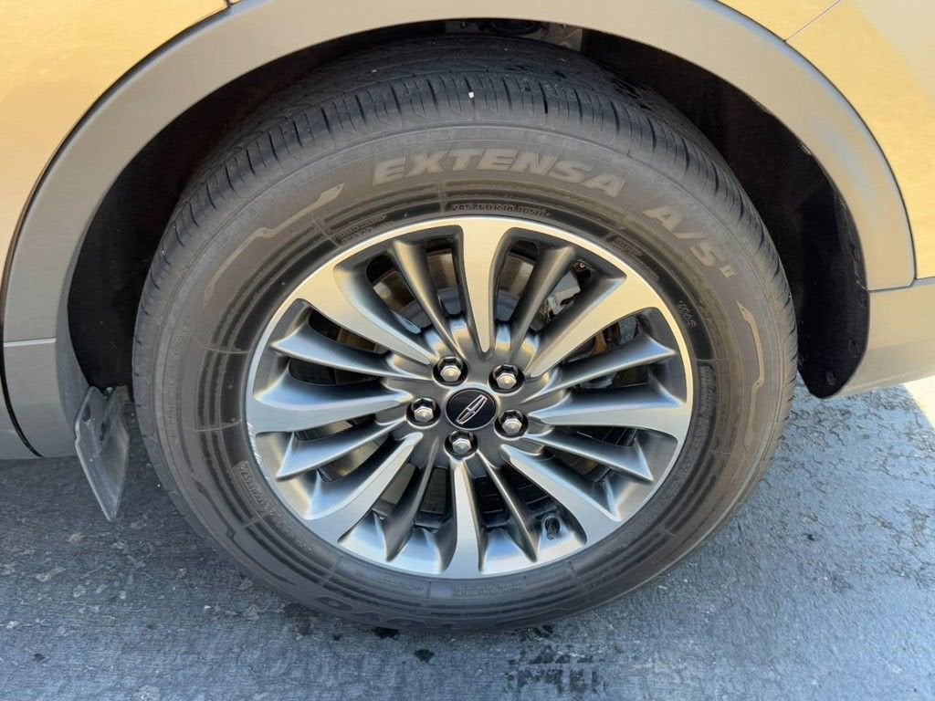 2021 Lincoln Nautilus Reserve