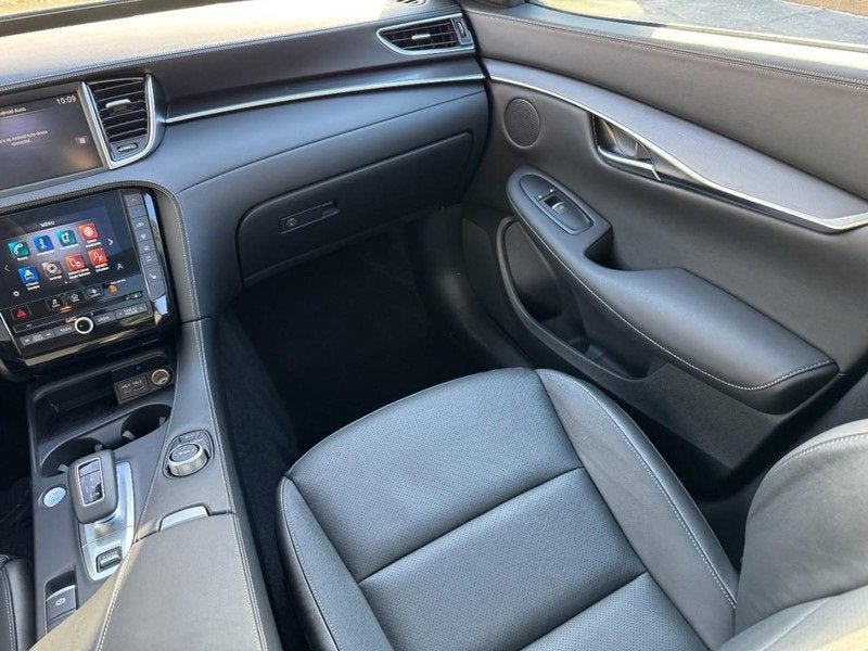 2025 INFINITI QX50 LUXE