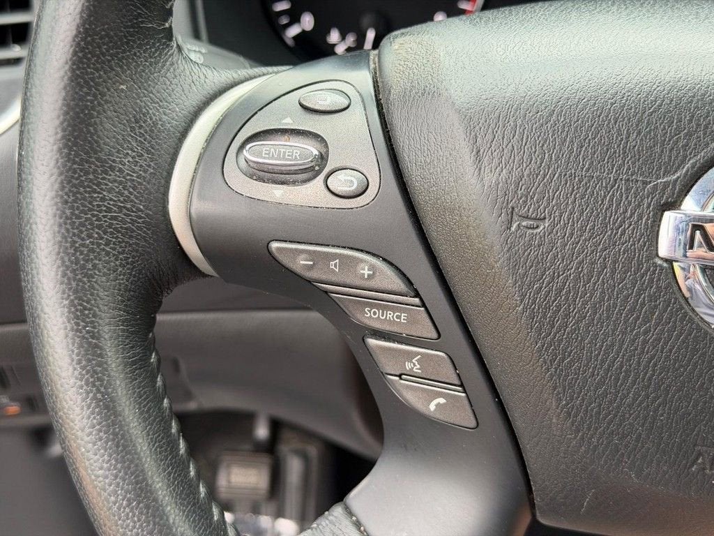 2020 Nissan Pathfinder SV