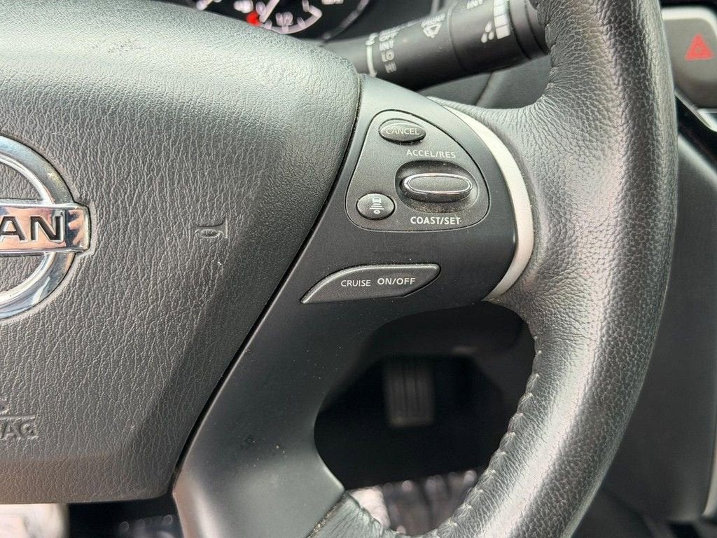 2020 Nissan Pathfinder SV