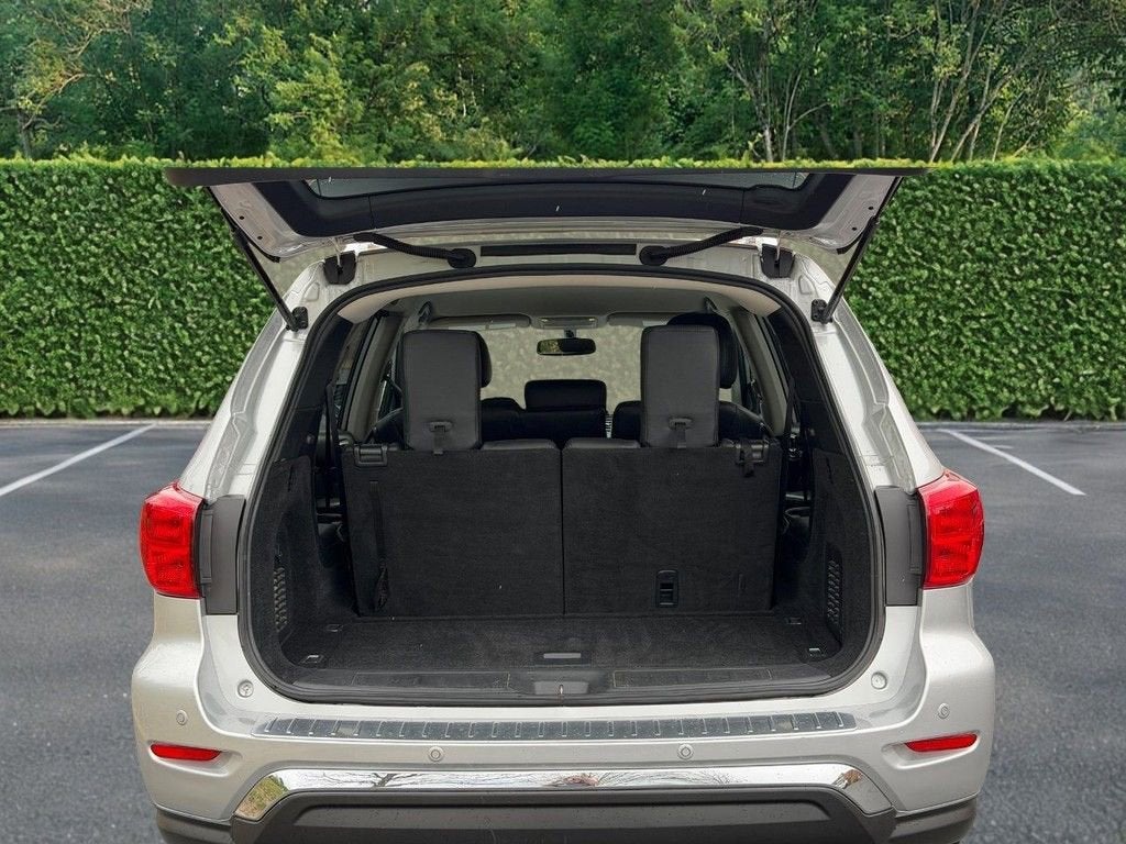 2020 Nissan Pathfinder SV