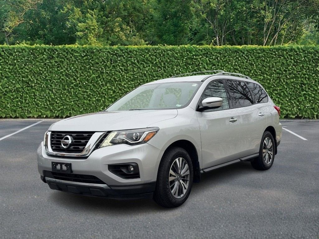 2020 Nissan Pathfinder SV