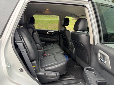 2020 Nissan Pathfinder SV