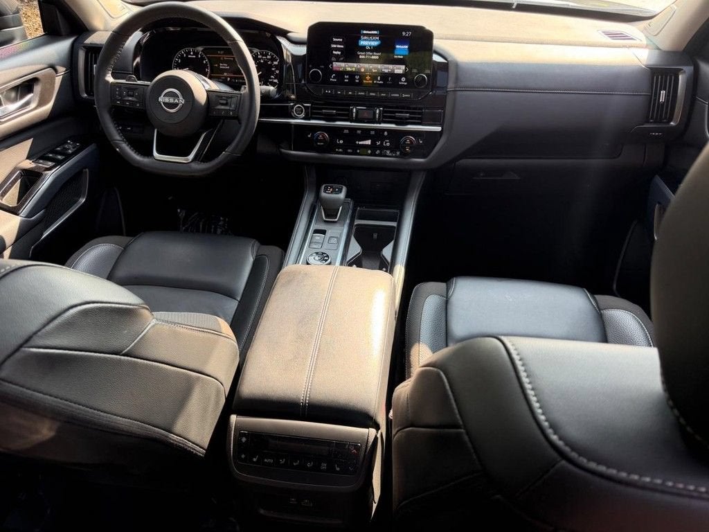 2023 Nissan Pathfinder SL