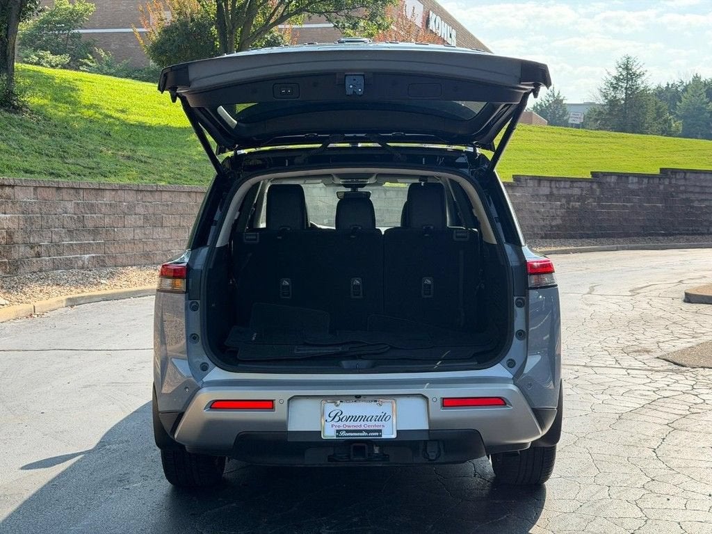 2023 Nissan Pathfinder SL