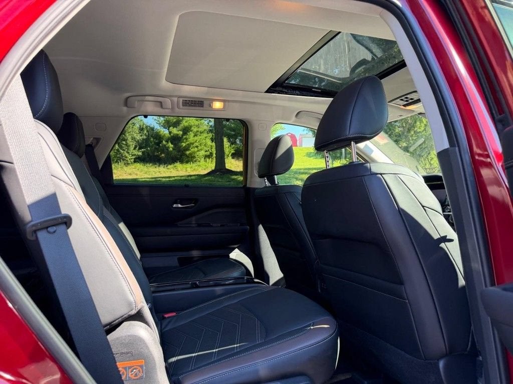 2022 Nissan Pathfinder Platinum