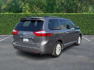 2017 Toyota Sienna XLE