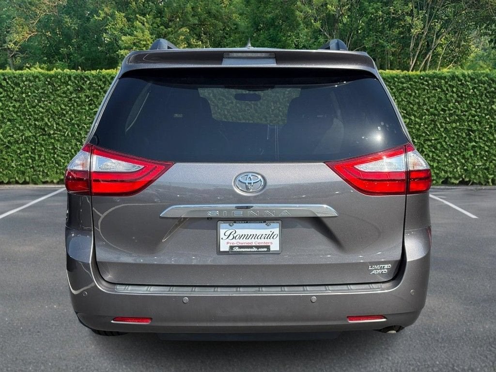 2017 Toyota Sienna XLE
