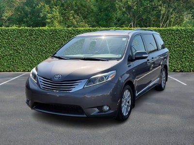 2017 Toyota Sienna XLE