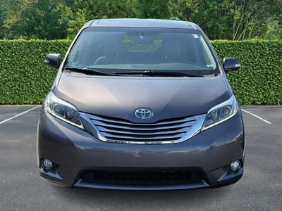 2017 Toyota Sienna XLE