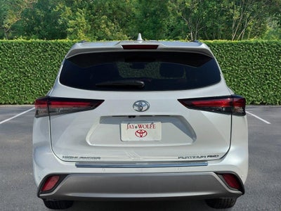 2024 Toyota Highlander LE