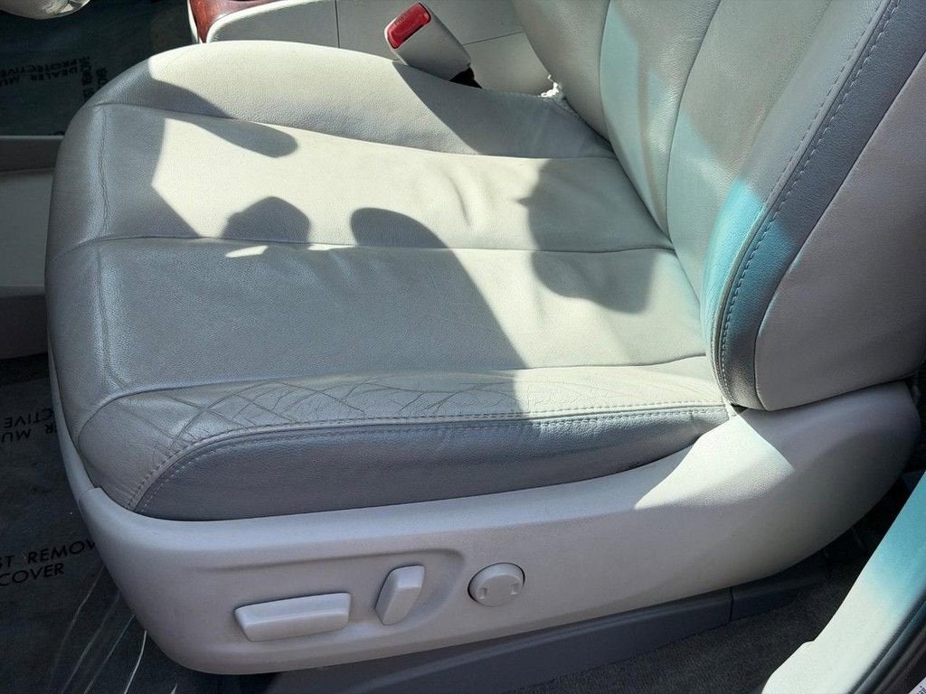 2011 Toyota Sienna XLE AAS