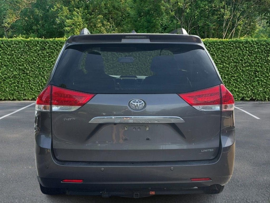 2011 Toyota Sienna XLE AAS