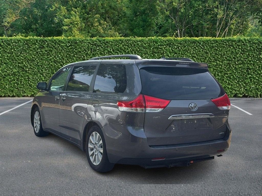 2011 Toyota Sienna XLE AAS