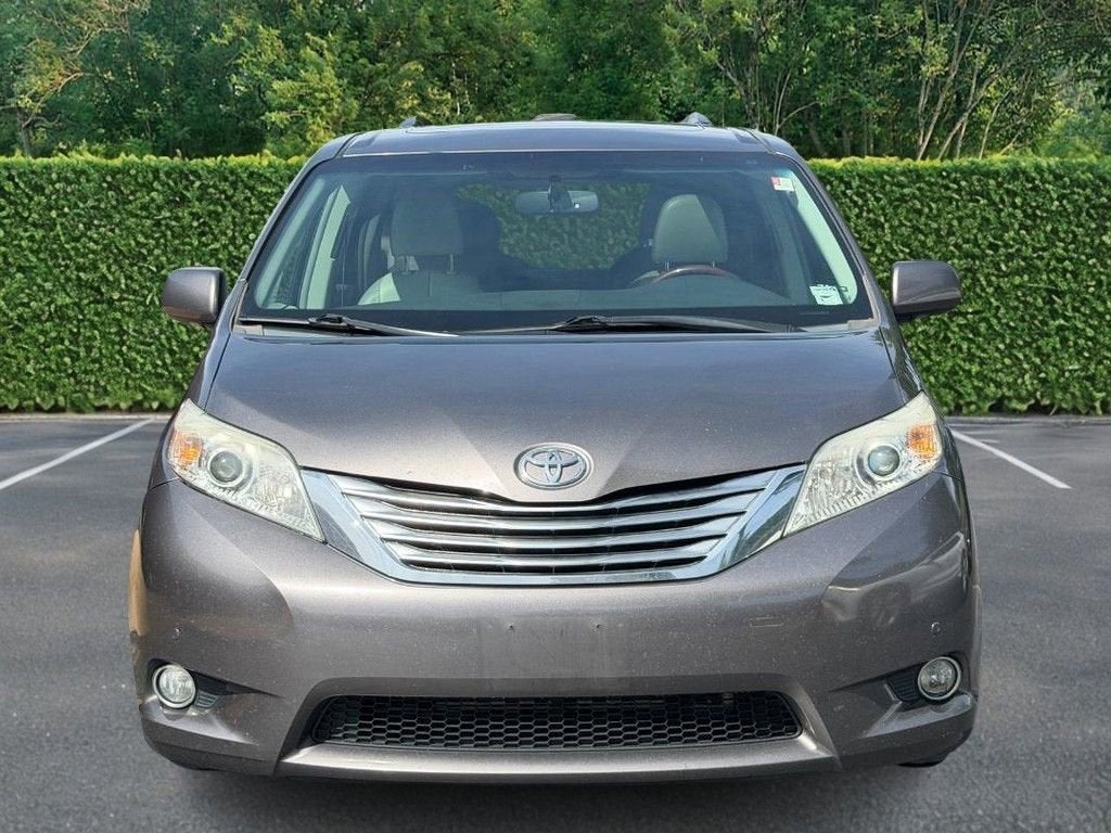 2011 Toyota Sienna XLE AAS