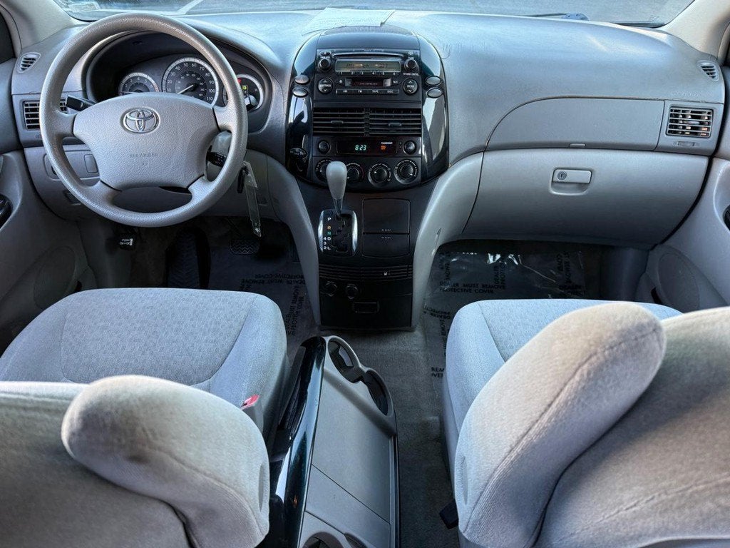 2005 Toyota Sienna CE
