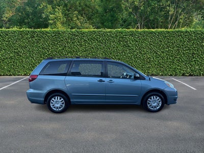 2005 Toyota Sienna CE