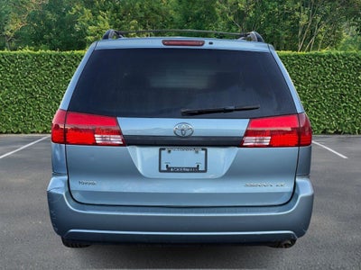 2005 Toyota Sienna CE