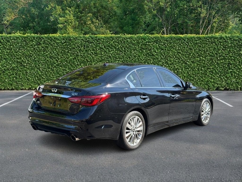 2023 INFINITI Q50 LUXE