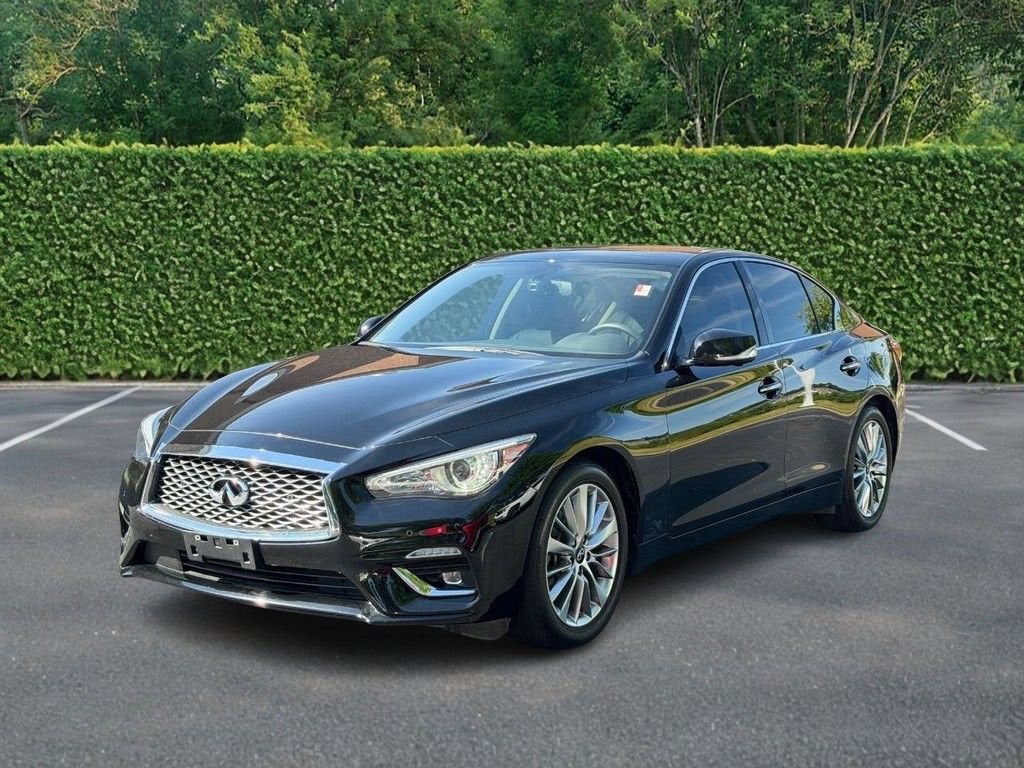 2023 INFINITI Q50 LUXE