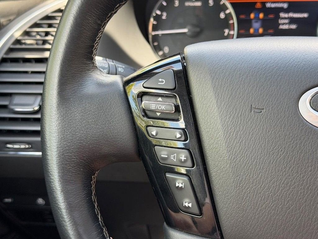 2022 INFINITI QX80 LUXE