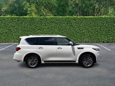 2022 INFINITI QX80 LUXE
