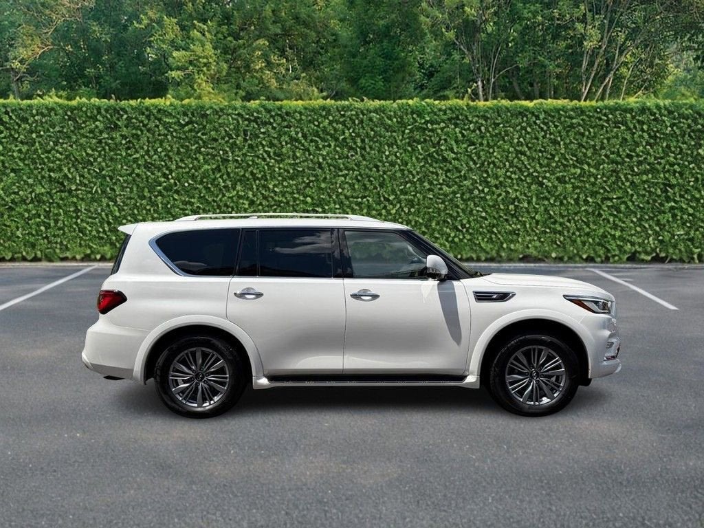2022 INFINITI QX80 LUXE
