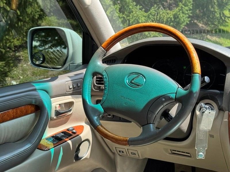 2005 Lexus LX 470 4DR SUV