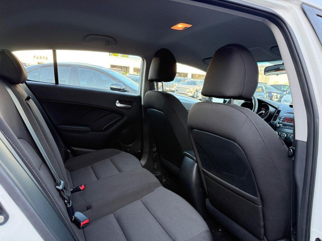 2017 Kia Forte5 LX