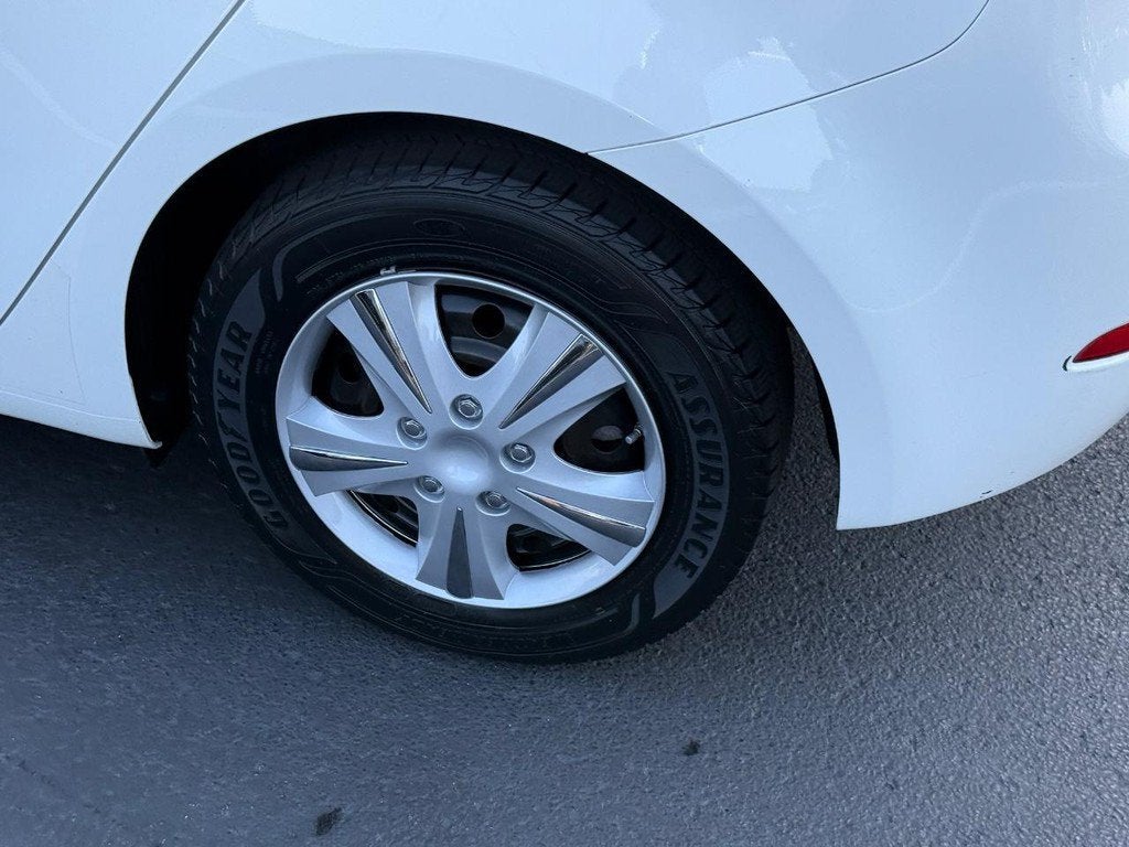 2017 Kia Forte5 LX