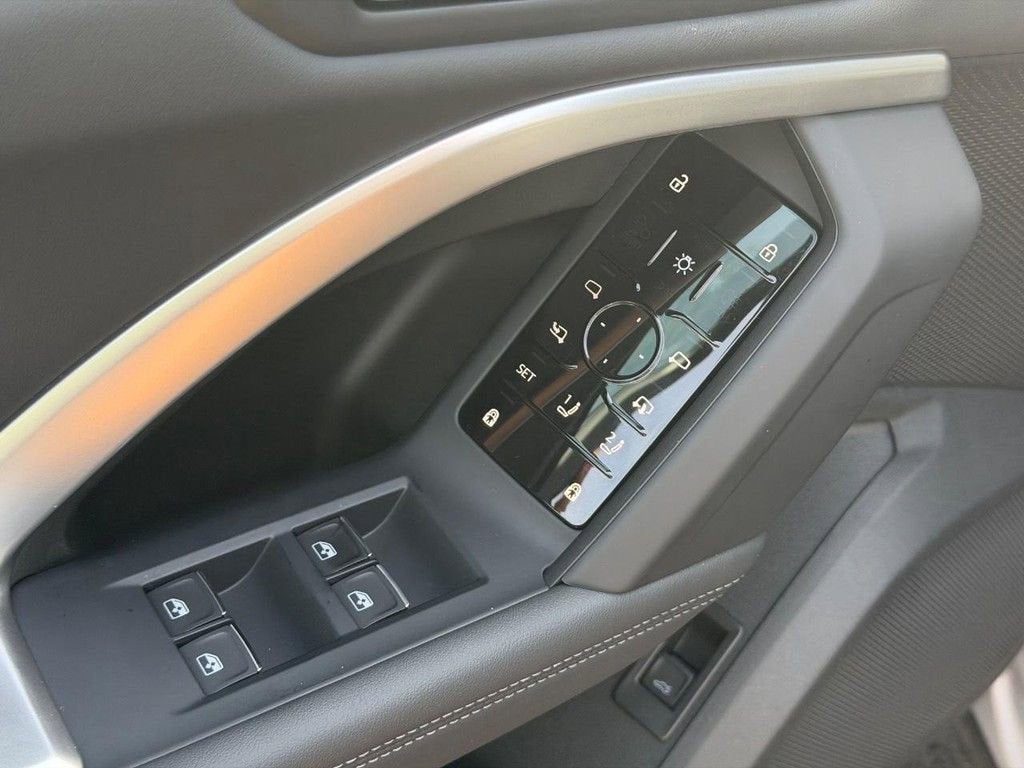 2025 Audi Q5 Premium