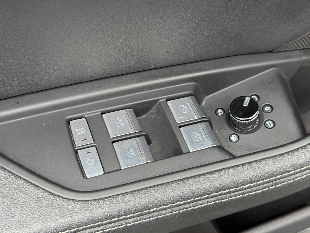 2024 Audi Q8 e-tron Premium Plus
