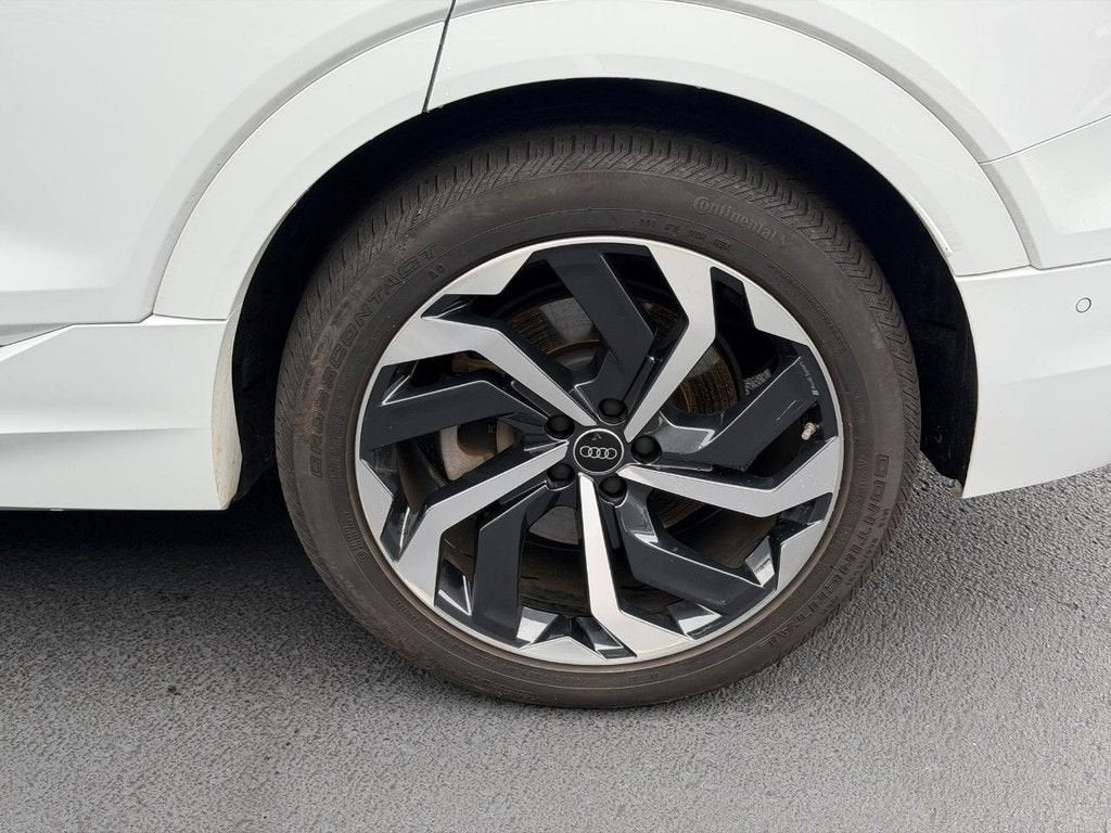 2024 Audi Q8 e-tron Premium Plus