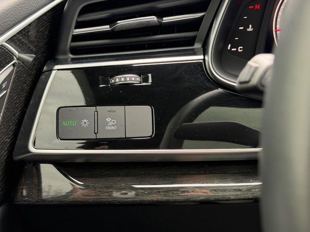 2025 Audi Q7 Premium