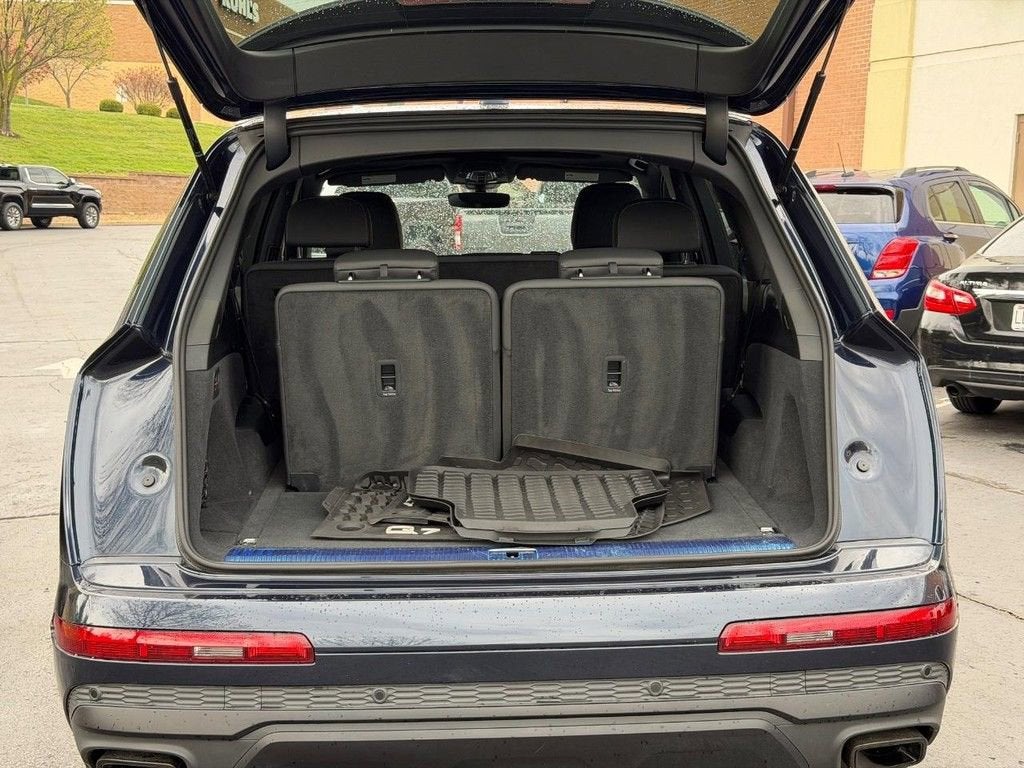 2025 Audi Q7 Premium