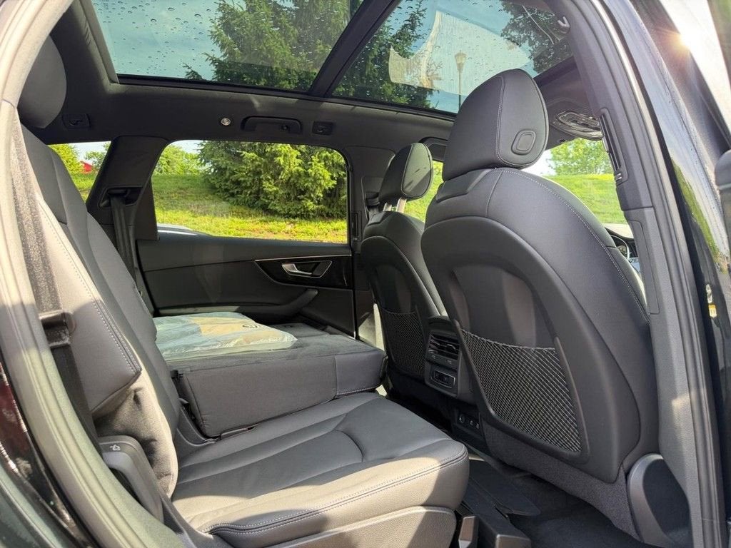 2025 Audi Q7 Premium