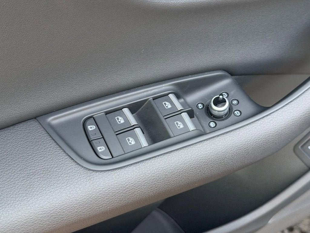2025 Audi Q7 Premium