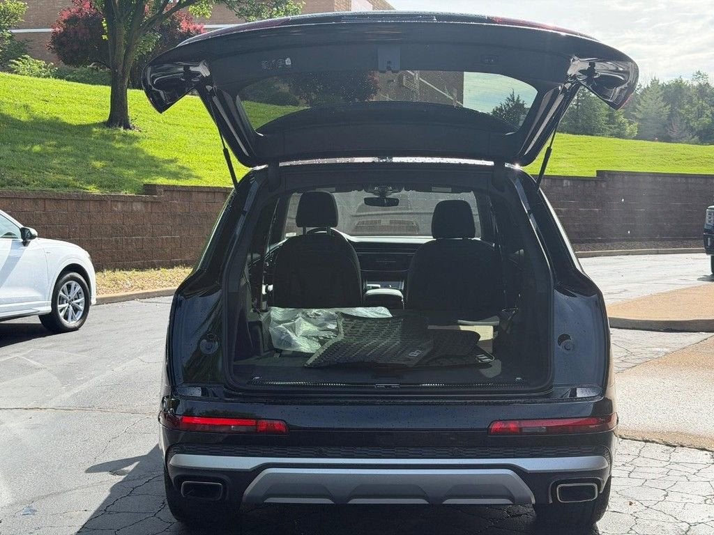 2025 Audi Q7 Premium