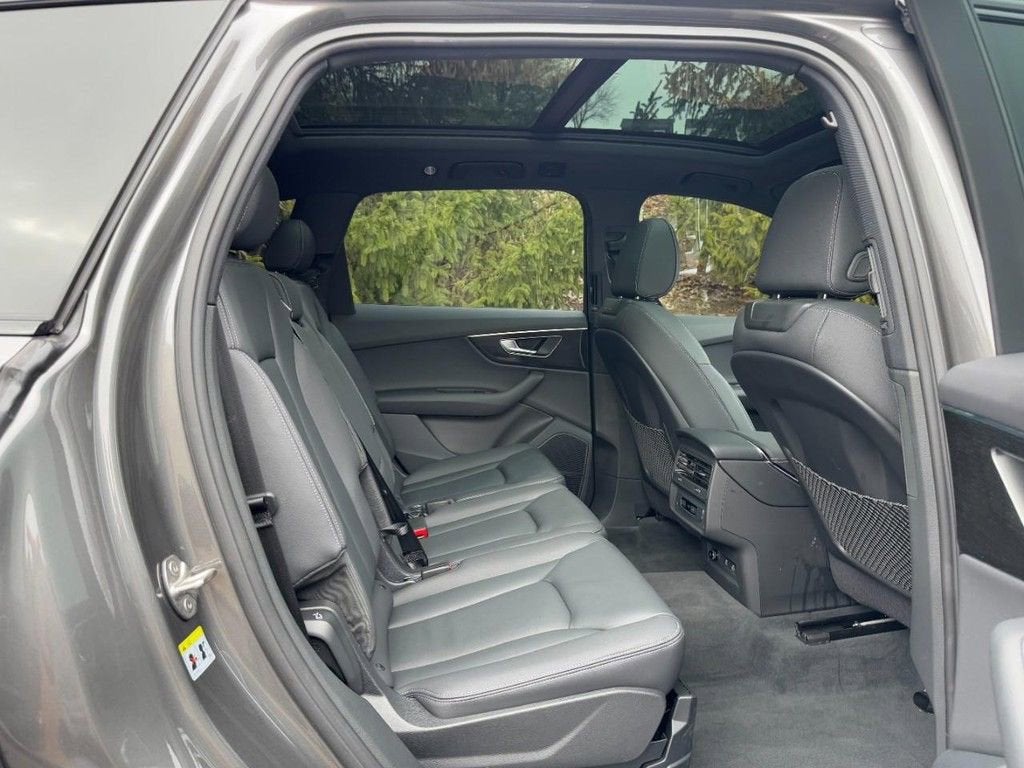 2025 Audi Q7 Premium