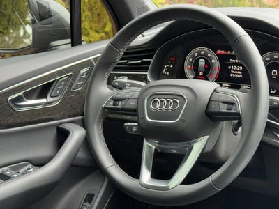 2025 Audi Q7 Premium