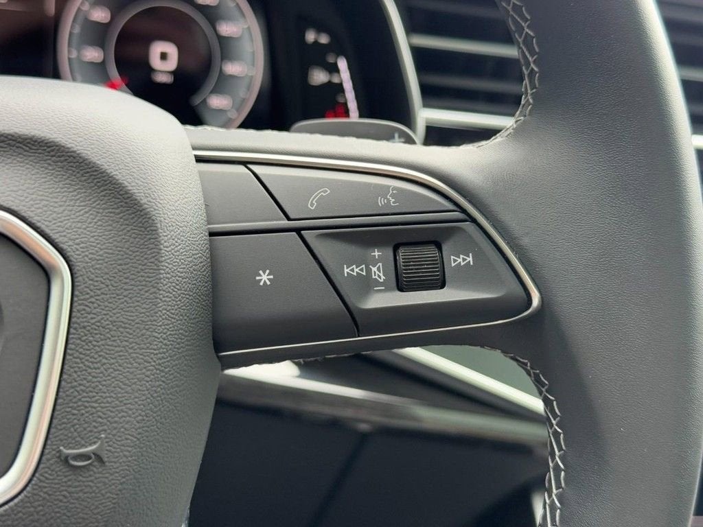 2025 Audi Q7 Premium