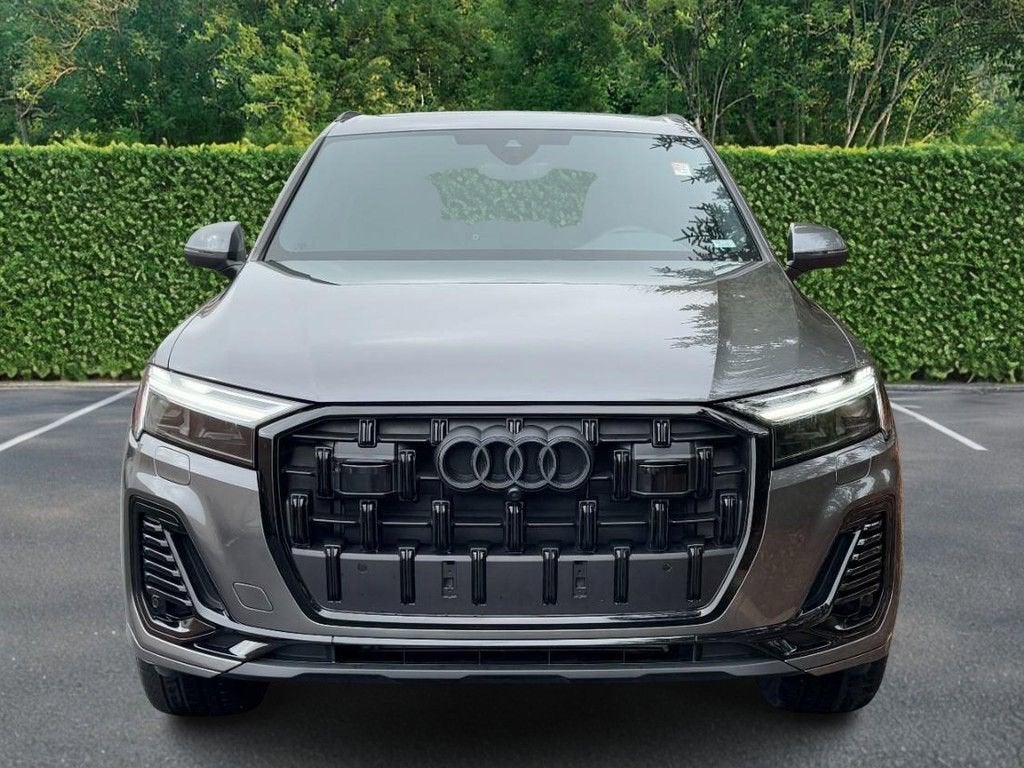 2025 Audi Q7 Premium