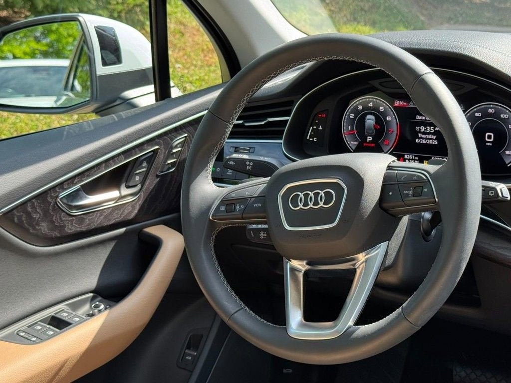 2025 Audi Q7 Premium