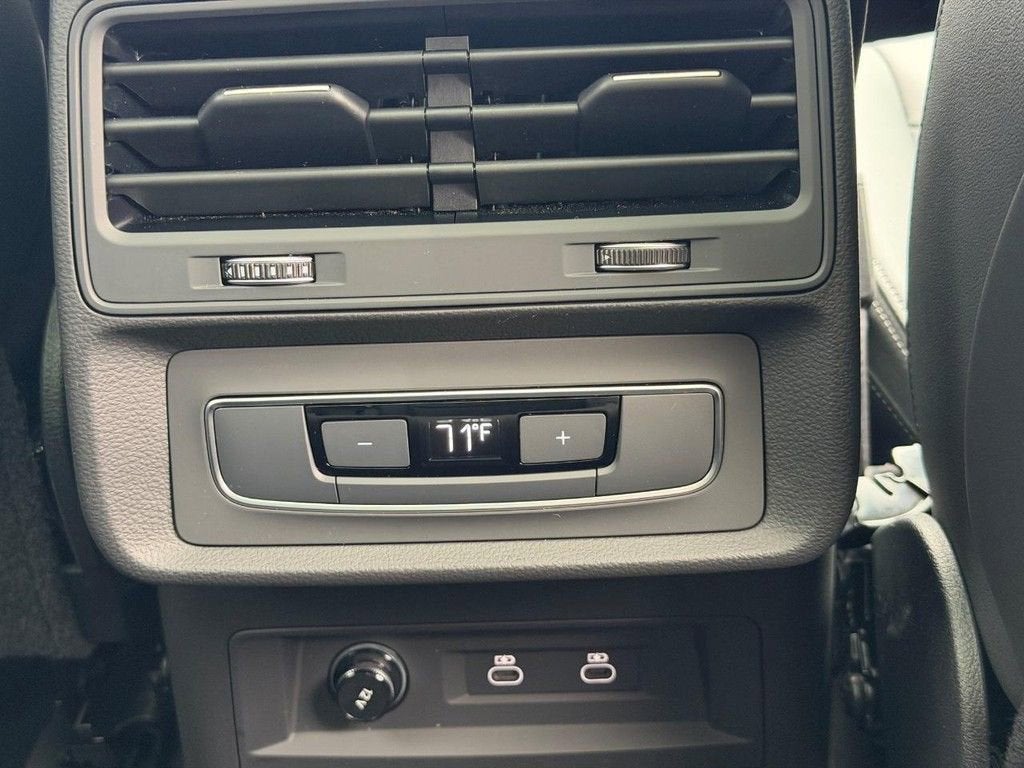 2025 Audi Q7 Premium